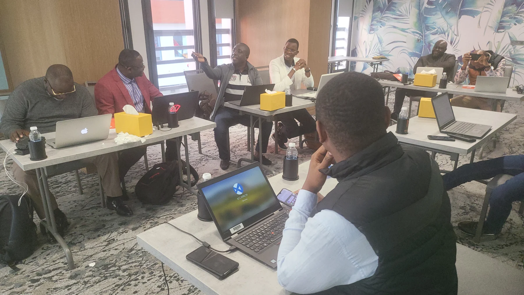 Participants du bootcamp Advisory Accelerator en atelier de travail