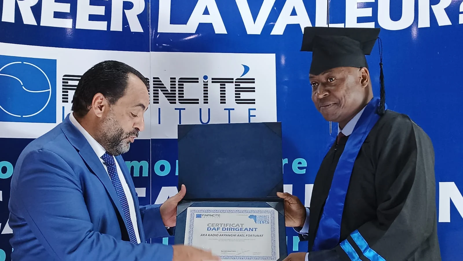 Remise des certificats : la promotion lance ses toques